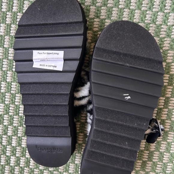 Kookaburra Zebra Slipper size 8 - Picture 4 of 4